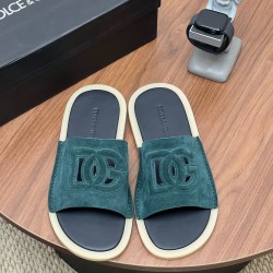 DG slippers