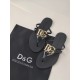DG slippers