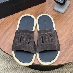 DG slippers