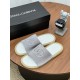 DG slippers