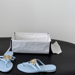 DG slippers