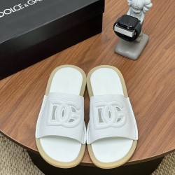 DG slippers