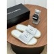 DG slippers