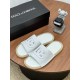DG slippers