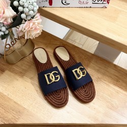 DG slippers