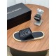 DG slippers