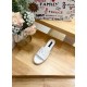 DG slippers