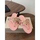 DG slippers