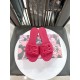 DG slippers
