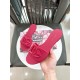 DG slippers