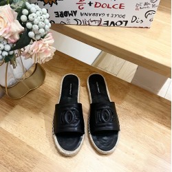 DG slippers