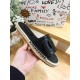 DG slippers