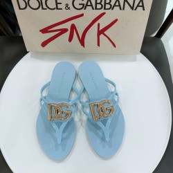 DG slippers
