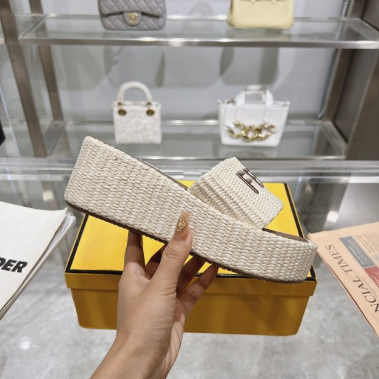 Fendi Slippers Shoes Best Quality
Women 35-41