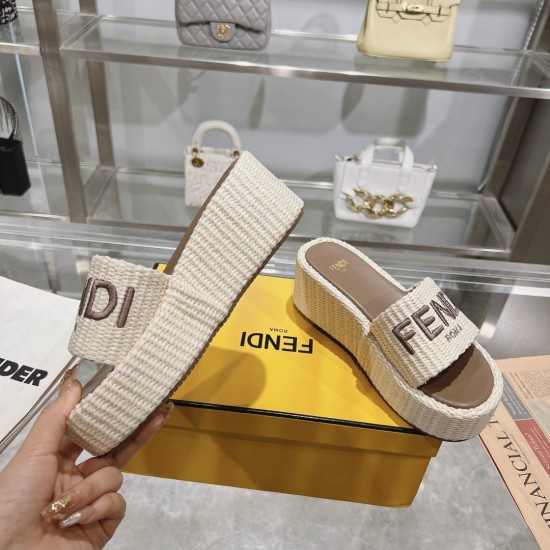 Fendi Slippers Shoes Best Quality
Women 35-41