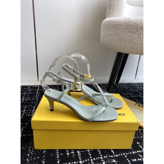 Fendi Slippers Shoes Best Quality
Women 35-41