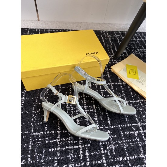 Fendi Slippers Shoes Best Quality
Women 35-41