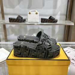 Fendi Slippers Shoes Best Quality
Women 35-41