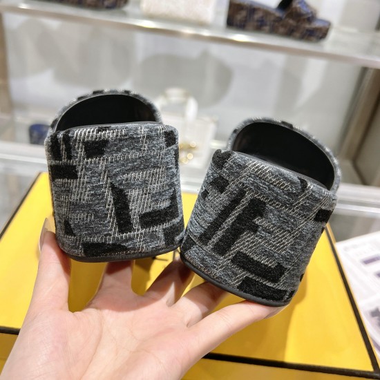 Fendi Slippers Shoes Best Quality
Women 35-41