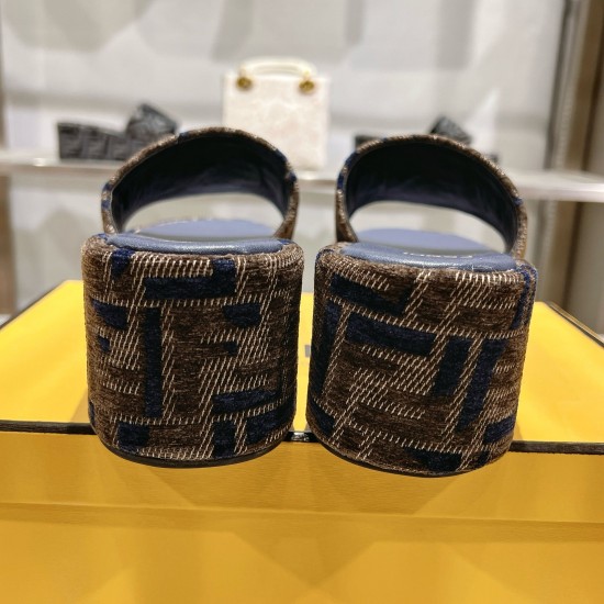 Fendi Slippers Shoes Best Quality
Women 35-41
