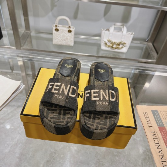 Fendi Slippers Shoes Best Quality
Women 35-41
