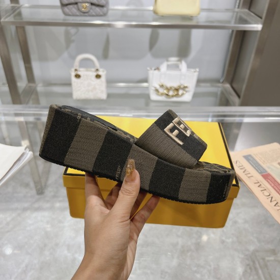 Fendi Slippers Shoes Best Quality
Women 35-41