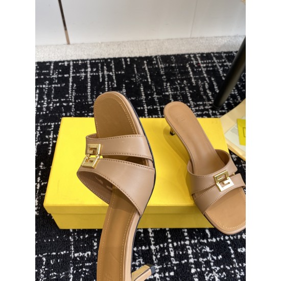 Fendi Slippers Shoes Best Quality
Women 35-41