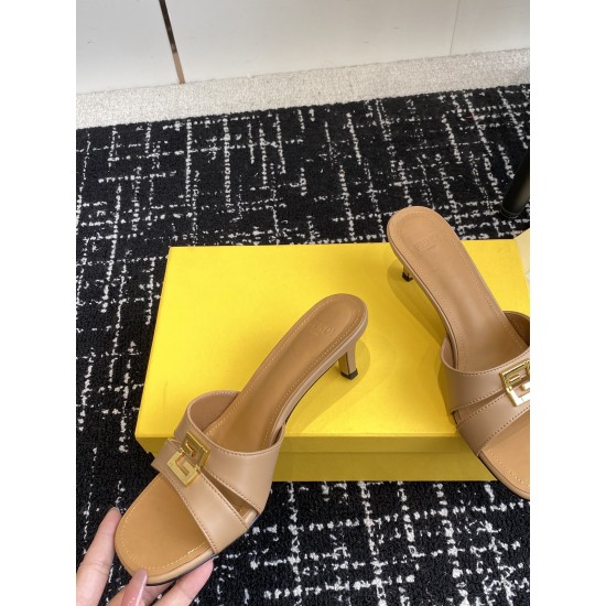 Fendi Slippers Shoes Best Quality
Women 35-41