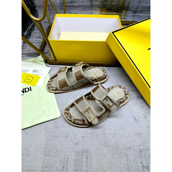 Fendi Slippers Shoes Best Quality
Women 35-41