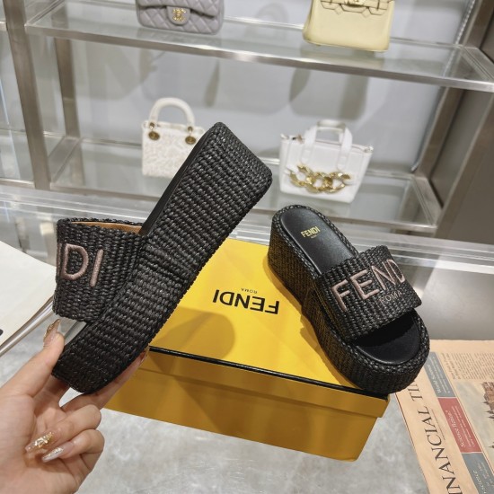 Fendi Slippers Shoes Best Quality
Women 35-41