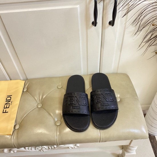Fendi slippers