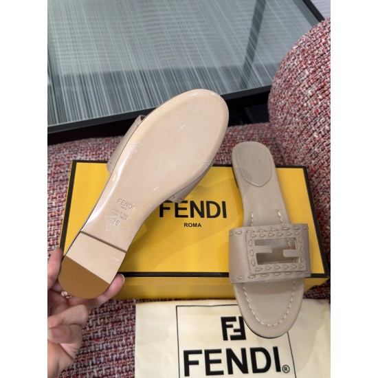 Fendi slippers