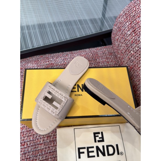 Fendi slippers