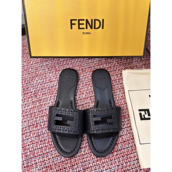 Fendi slippers