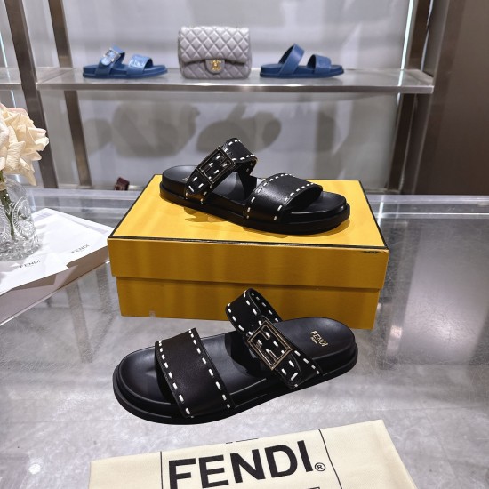 Fendi slippers