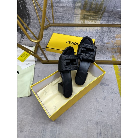 Fendi slippers