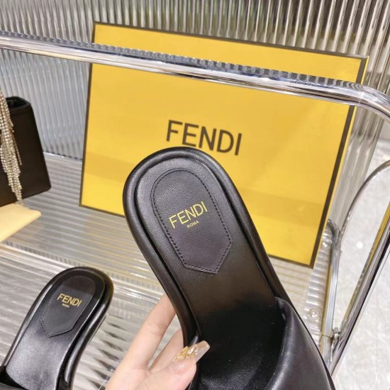 Fendi slippers