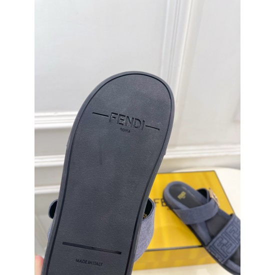 Fendi slippers