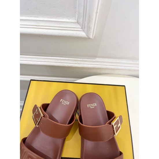 Fendi slippers