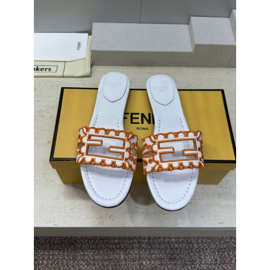 Fendi slippers