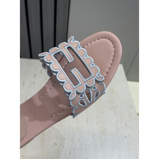 Fendi slippers
