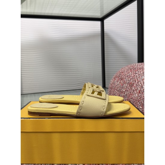 Fendi slippers