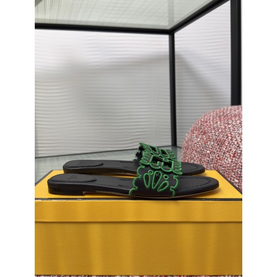 Fendi slippers
