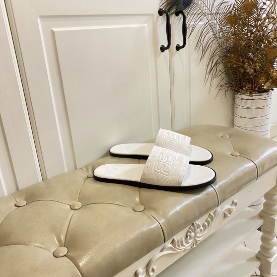 Fendi slippers