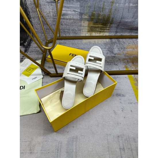 Fendi slippers