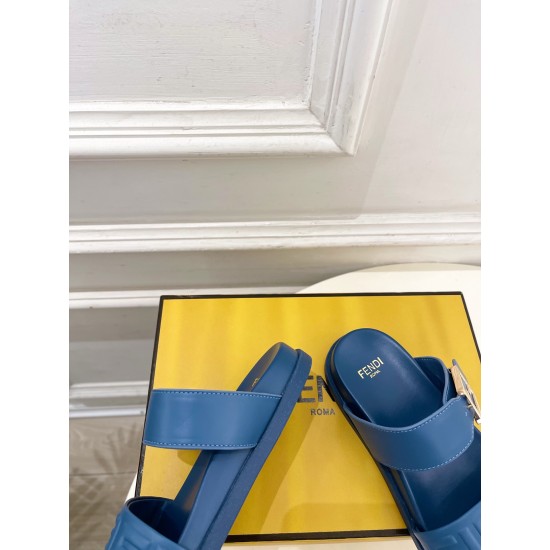 Fendi slippers