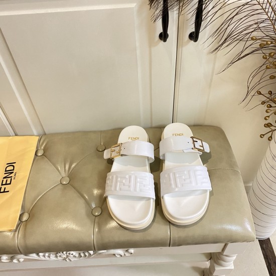 Fendi slippers