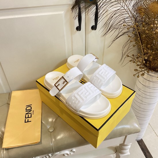 Fendi slippers