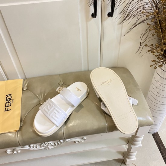 Fendi slippers
