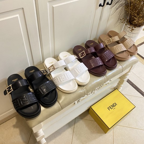 Fendi slippers